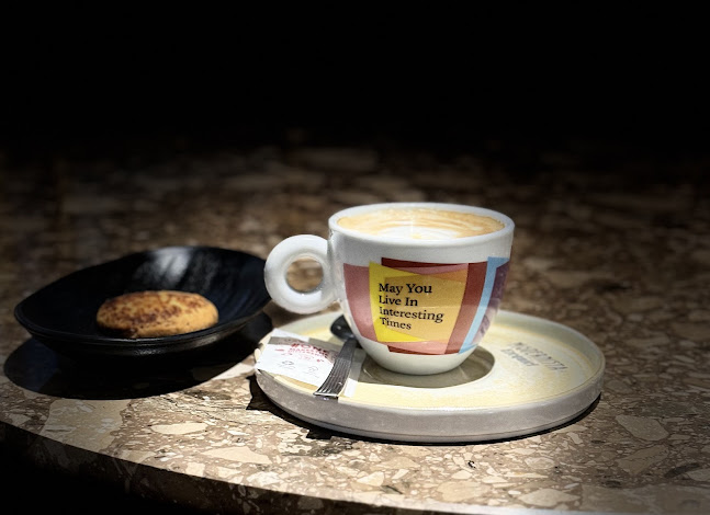 El Modernista Phone number