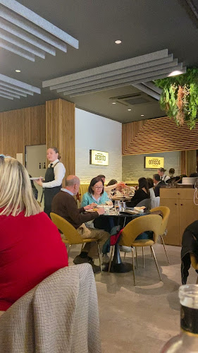 C. Harinas, 20, Casco Antiguo, 41001 Sevilla