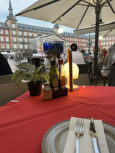 Gustos Madrid Plaza Mayor Phone number