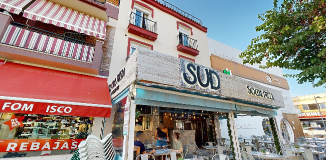 Av. de la Constitución, 31, 29631 Arroyo de La Miel, Málaga