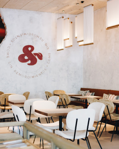 Naked&Sated Estébanez Calderón - Gastronomía y hostelería