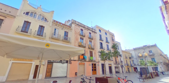 Opinii despre La Cava wine bar în Vilanova i la Geltrú - Gastronomía y hostelería