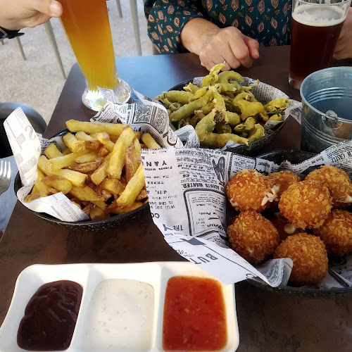 Bierhaus Odeón Bar Cascajos Phone number