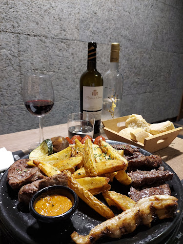 Plaza Lakuondo, 3, 31006 Pamplona, Navarra