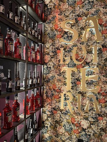 Salutteria Phone number