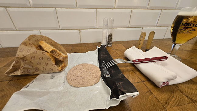 MAISON CARNE Phone number