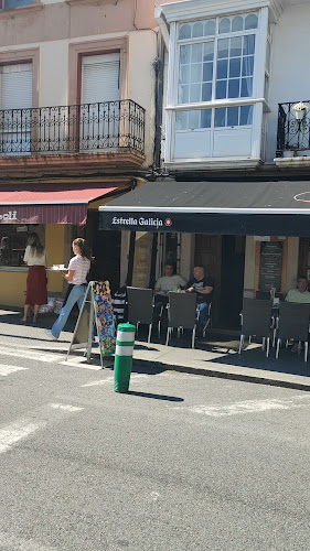 Opinii despre Cafetería Los Helvetas în Mugardos - Gastronomía y hostelería