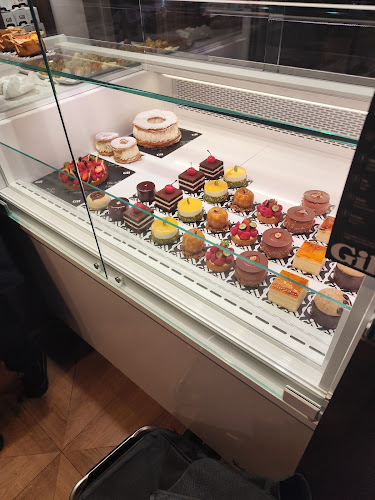 Comentarii opinii despre Horno de Pan, Pastelería Gil Navas
