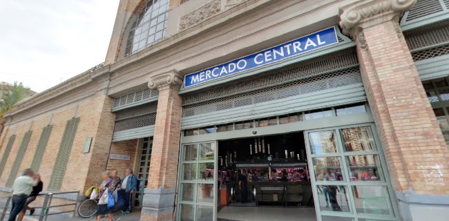 Av. Alfonso El Sabio, 8, puesto 317, 03004 Alicante