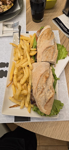 Comments and reviews of Cafetería Invictus