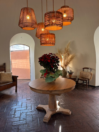 Junto Gasolinera, Passeig de Cabrils, 8, 08348 Cabrils, Barcelona