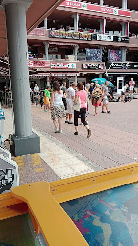 Gran Café Latino Open Times