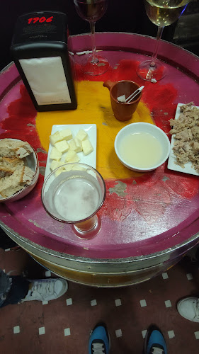 Opinii despre Bar A Cunquiña în A Coruña - Gastronomía y hostelería