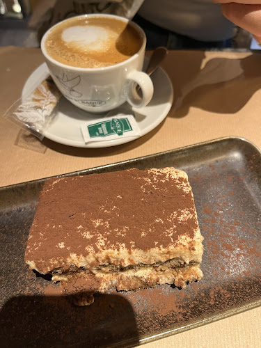 Comments and reviews of Salutteria