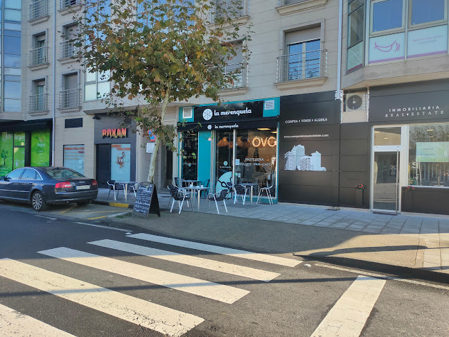 Comments and reviews of La Merenguela. PASTELERIA-CAFETERIA