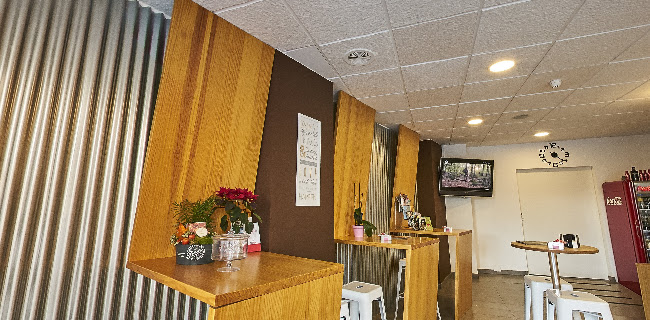 Cafeteria Bonjour Lounge & Bar