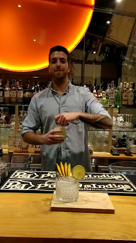 C. Gustavo Bacarisas, 1, 41010 Sevilla