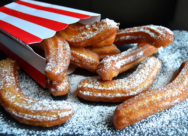 HELADERIA MIL SABORES Open Times