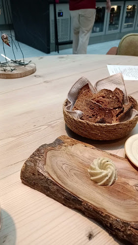 Restaurante Omeraki. By Alberto Chicote. Phone number