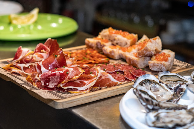 Comments and reviews of El Casal Café Bar - Tapas, Vinos y Ostras