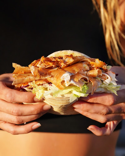 Opinii despre Canary Kebab & Snack Bar în Costa Teguise - Gastronomía y hostelería