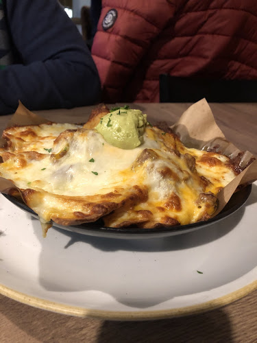 Plaza Lakuondo, 3, 31006 Pamplona, Navarra