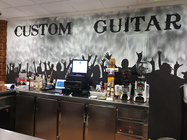 Comments and reviews of Bar CUSTOM GUITAR ROCK