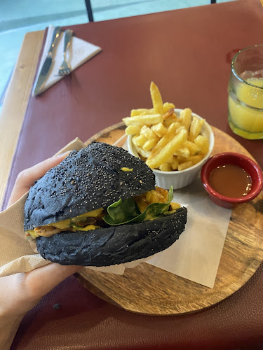 Plaça Sagrada Família, 3, L'Eixample, 08013 Barcelona