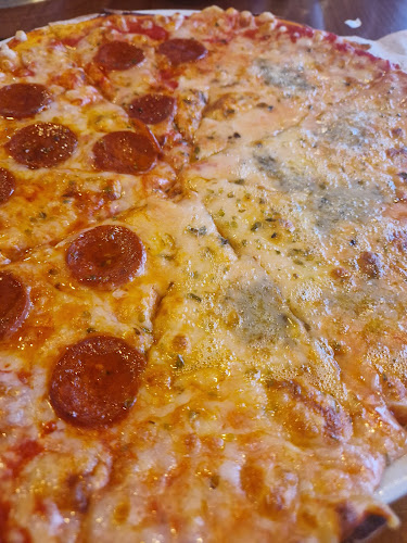 Comments and reviews of Pizzería Fattucchi