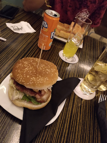 Ceferino Cafetería Cervecería - Gastronomía y hostelería