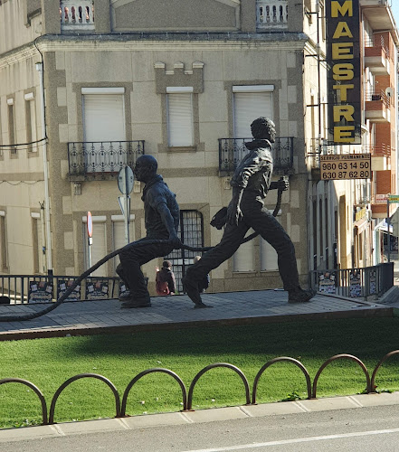 C. de Sta. Cruz, 49600 Benavente, Zamora