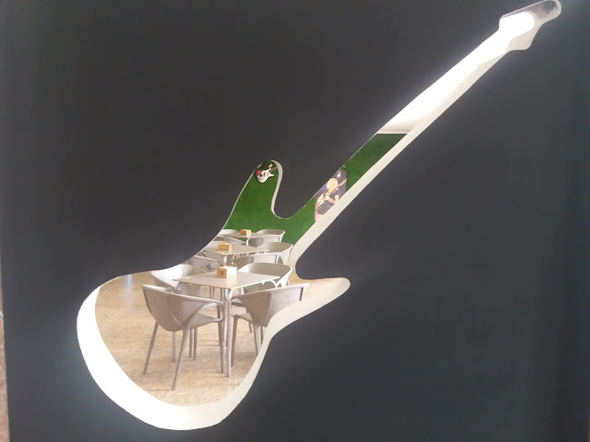 Comments and reviews of Bar CUSTOM GUITAR ROCK