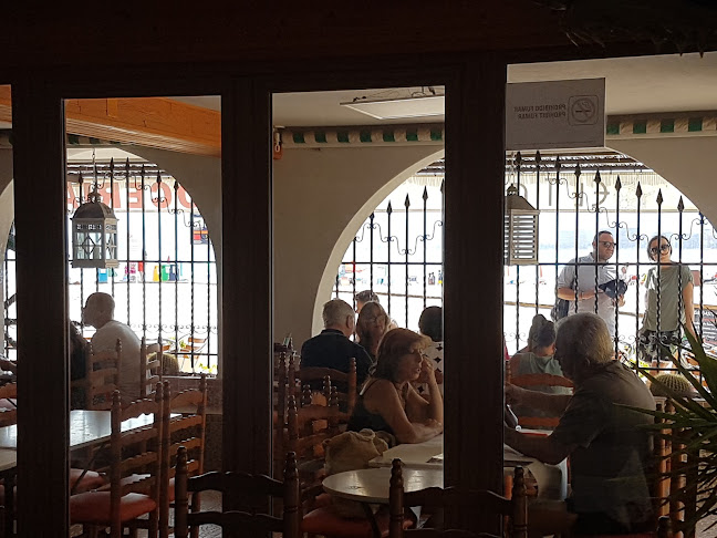 Restaurante EL TIMÓN comida mediterranea arroceria terraza frente al mar