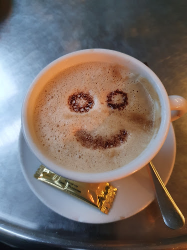 Ceferino Cafetería Cervecería