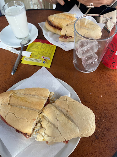 Café bar Regina Phone number