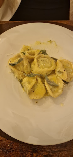 3 RAICES STEAKHOUSE & WINEBAR - Gastronomía y hostelería