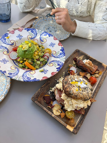 Comentarii opinii despre Colibri Brunch & Tapa Paellas