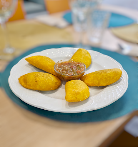 Comments and reviews of Yake's Cafetería Restaurante