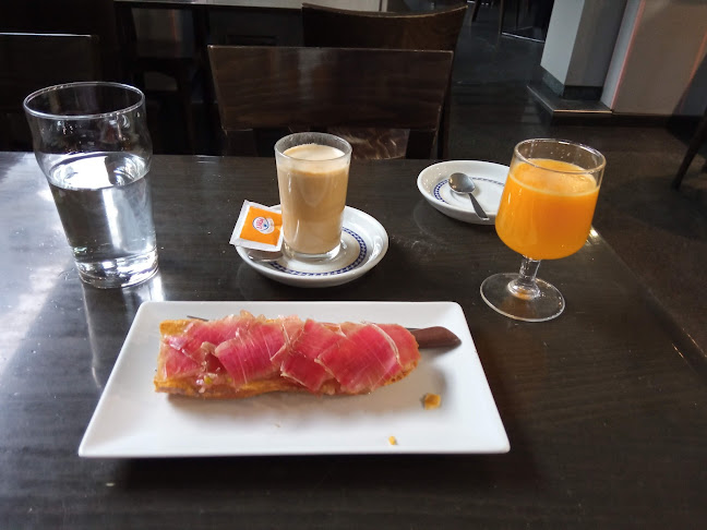 Cafetería Restaurante La Oficina Phone number