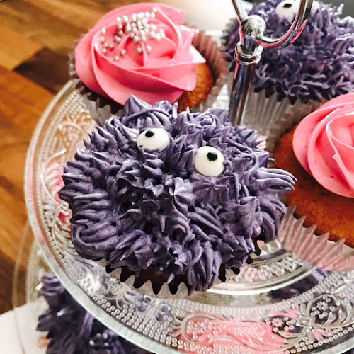 Calle Santa Lucía 12 local B, 41003 Sevilla