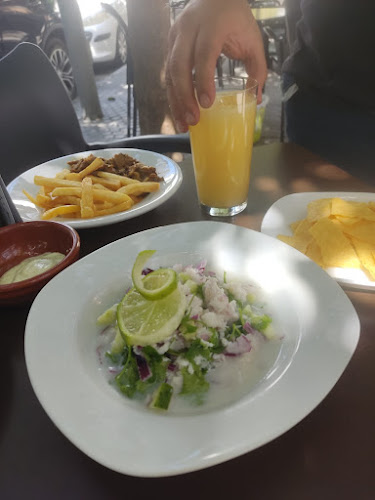 C. Venecia, 12, 41008 Sevilla