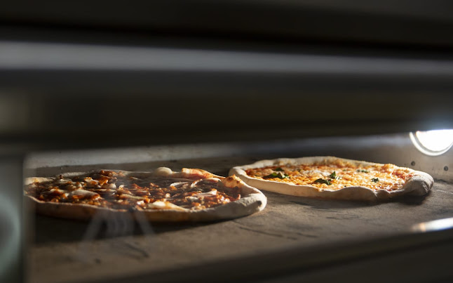 Pizzeria La Tarantella Open Times