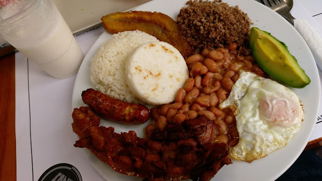 Comments and reviews of RESTAURANTE COLOMBIANO LA FONDA