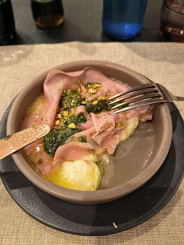 Paffuto (Aragón) - Gastronomía y hostelería