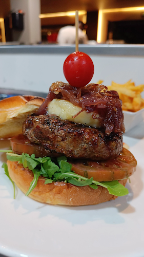 Comments and reviews of Restaurante Puerta Nueva