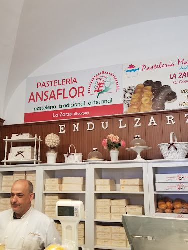 Comments and reviews of Panadería Endulzarza