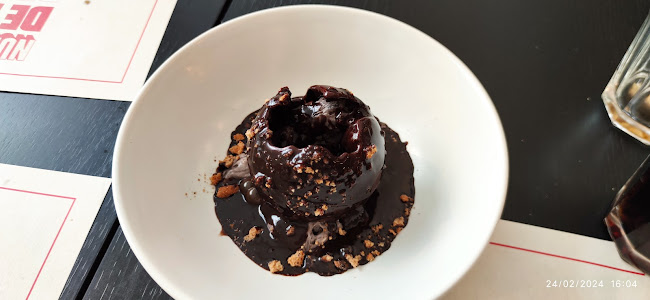 Foster's Hollywood Phone number