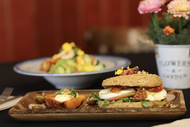 Colibri Brunch & Tapa Paellas - Barcelona