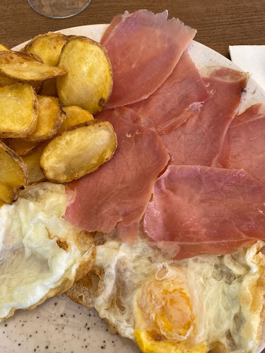 Las Melias Phone number