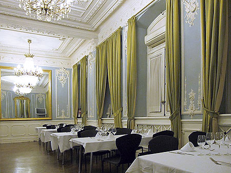 Comentarii opinii despre Le Petit Comité Pamplona - Nuevo Casino Principal